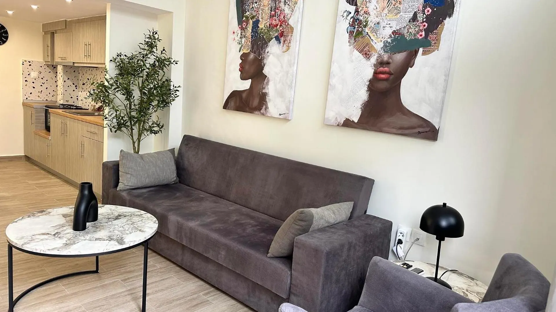 Trainstation Apartment In Thessaloniki
