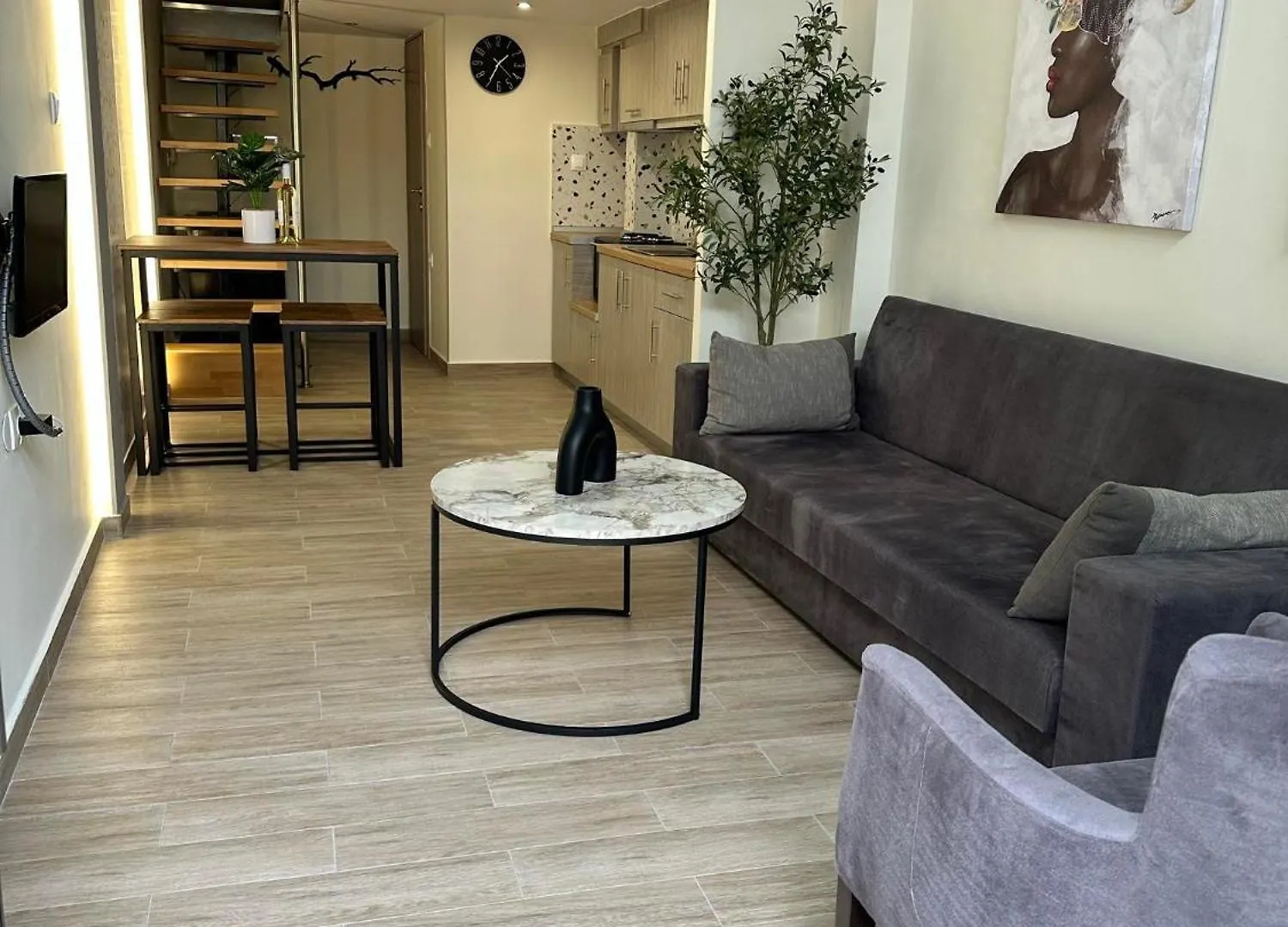 Trainstation Apartment In Thessaloniki location